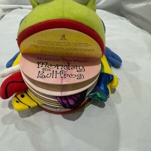 Monday the Bullfrog: A Huggable Puppet Concept Book about the Days of the Week